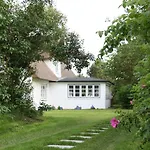Friesenhaus Amrum Friesenhaushaelfte *hommelkasche* 펜션 *